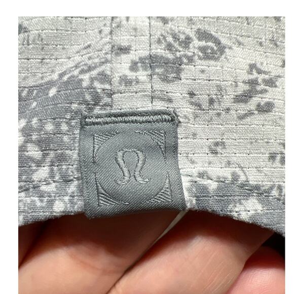 Lululemon Airing Easy Camp Collar Short Sleeve Shirt White Graphite Grey Fits L - Picture 5 of 9